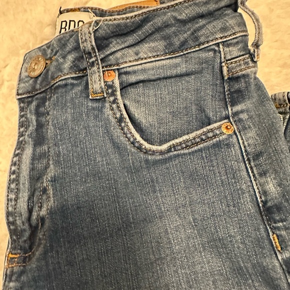 Urban Outfitters BDG Flare Jeans Sz 26 - Picture 5 of 8